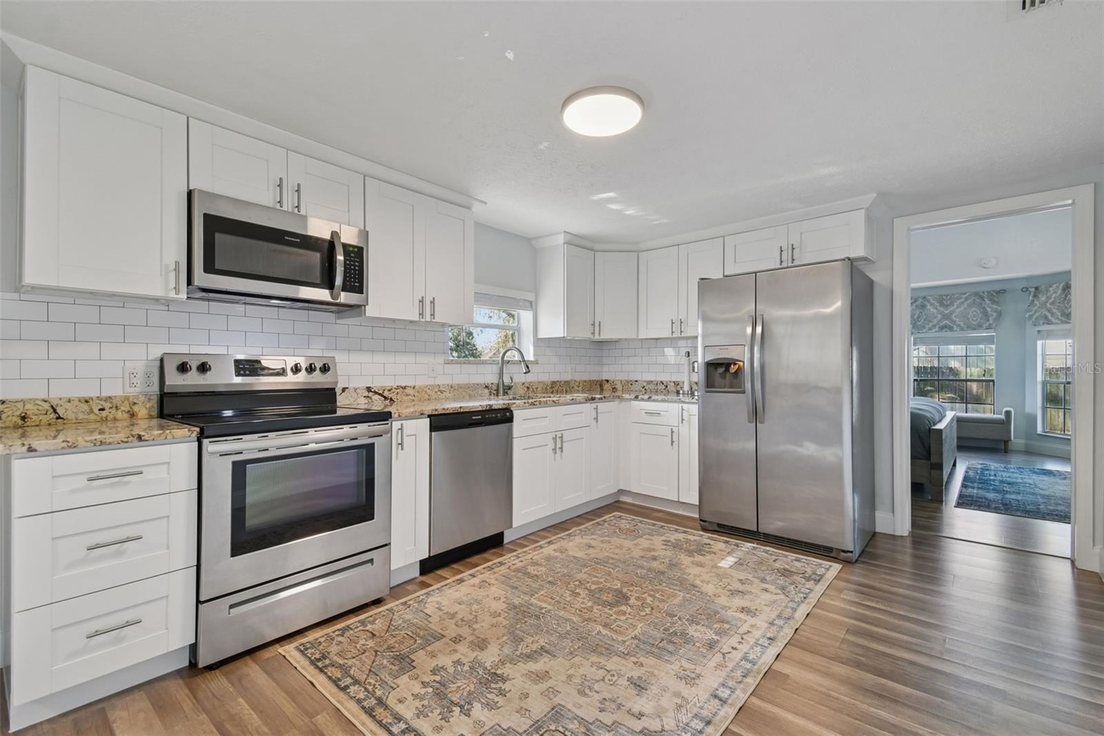 Listing photo id 9 for 407 Pevetty Drive