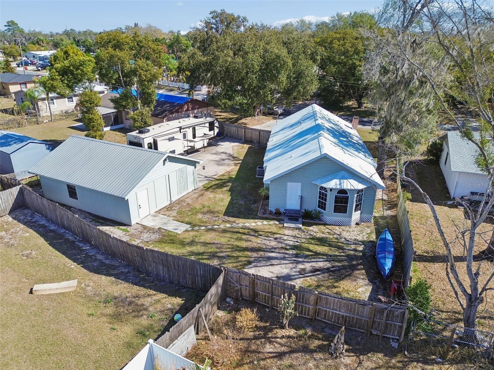 Listing photo id 34 for 407 Pevetty Drive