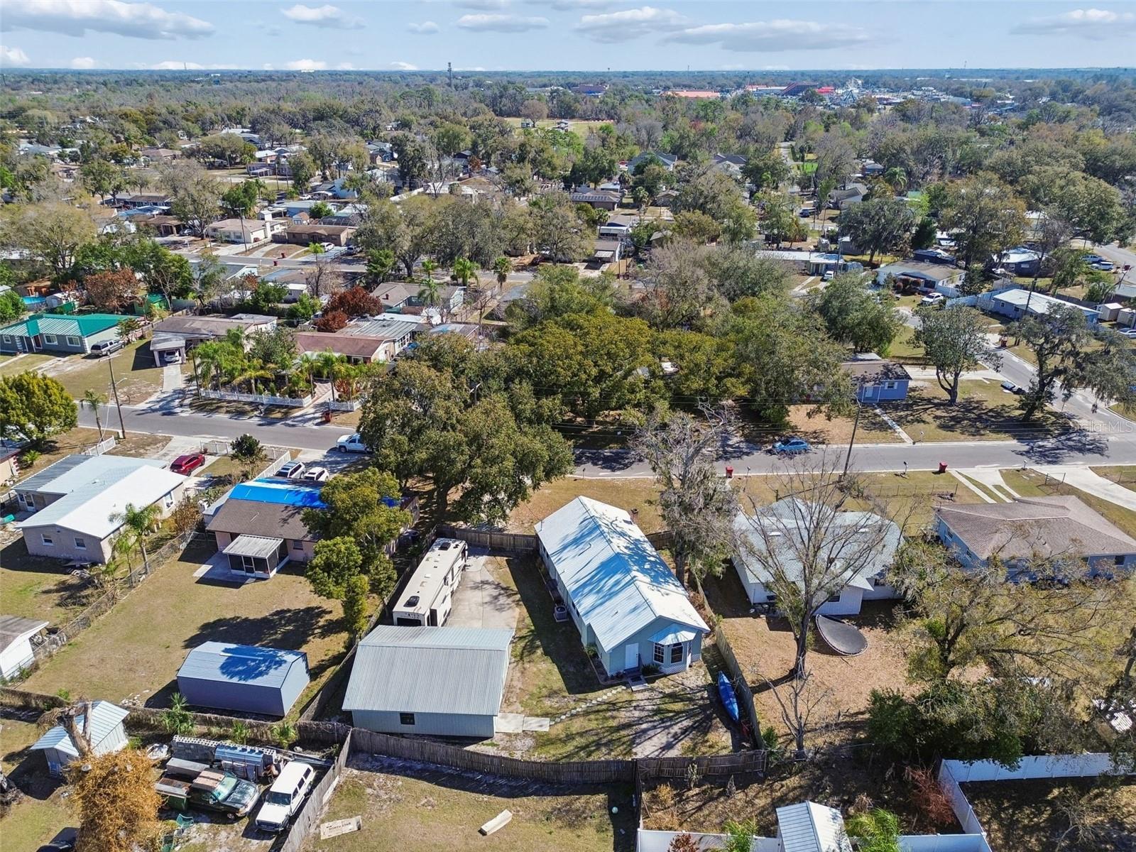 Listing photo id 36 for 407 Pevetty Drive