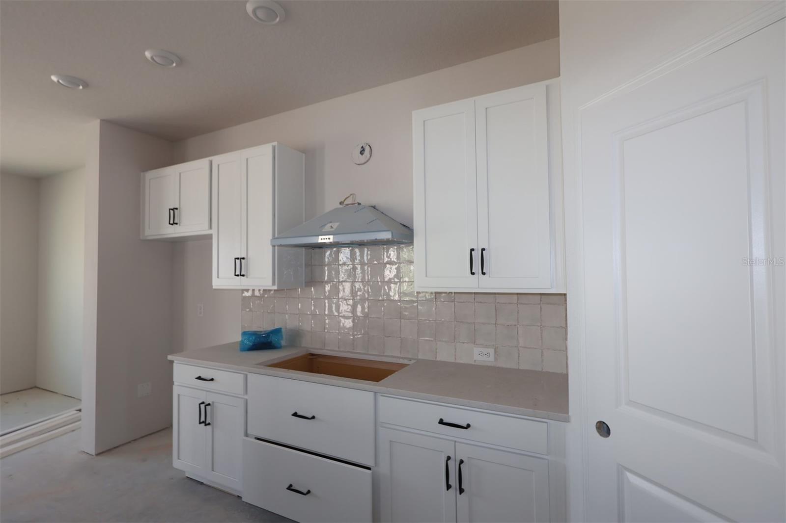 Image 8 of 15 For 15235 Eastlyn Drive