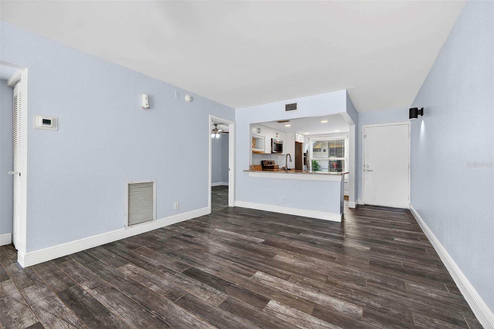 Image 16 of 37 For 6210 Sun Boulevard 112