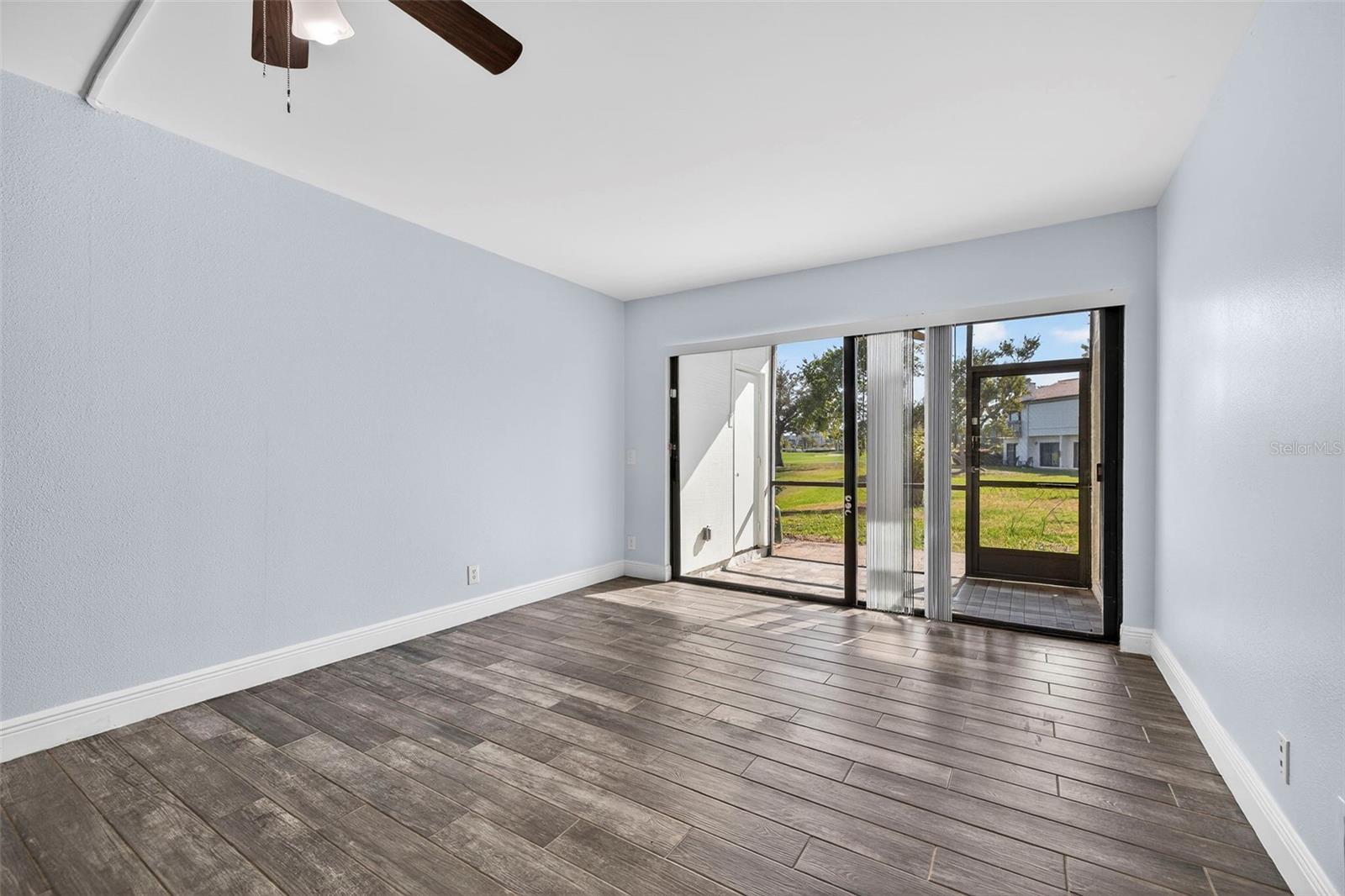 Image 18 of 37 For 6210 Sun Boulevard 112