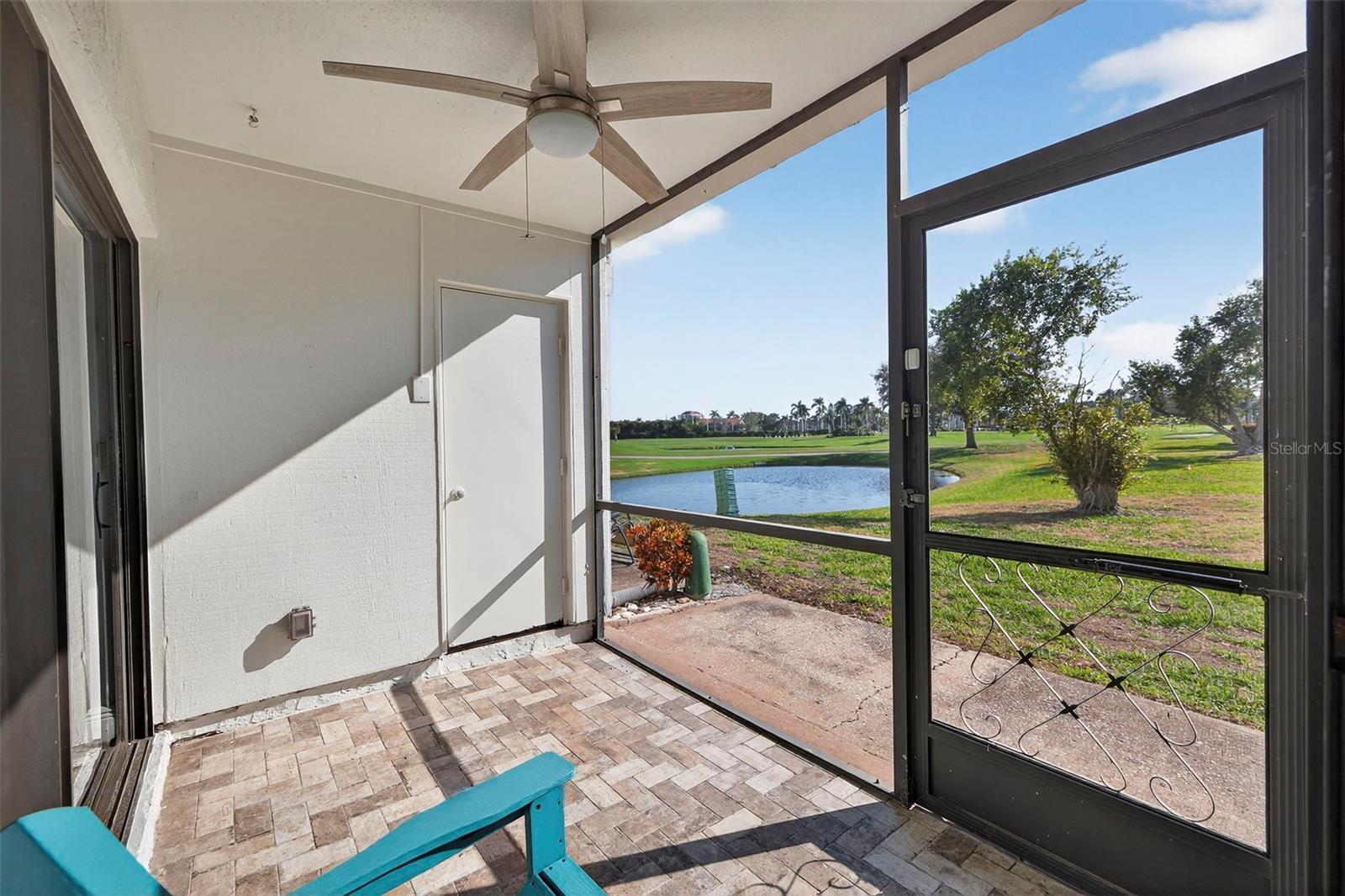 Image 26 of 37 For 6210 Sun Boulevard 112