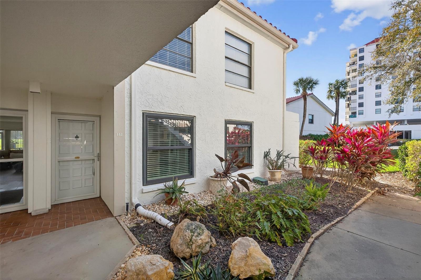 Image 3 of 37 For 6210 Sun Boulevard 112