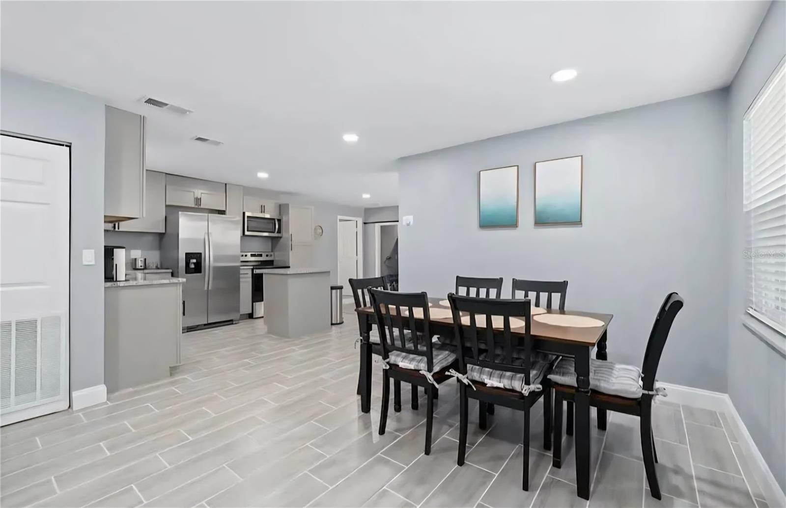 Image 12 of 25 For 1004 Betty Lane