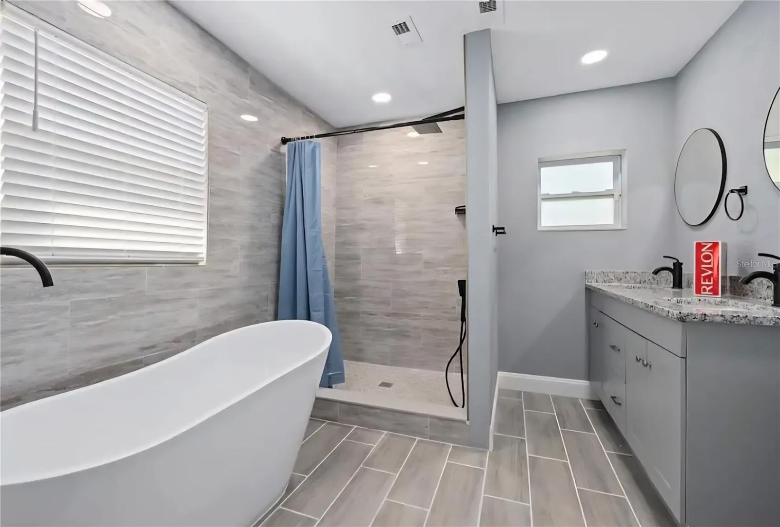 Image 15 of 25 For 1004 Betty Lane