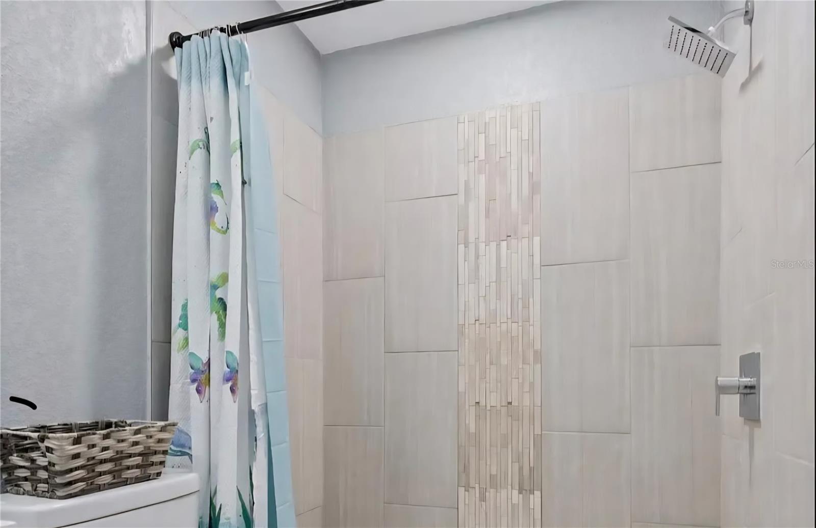 Image 24 of 25 For 1004 Betty Lane