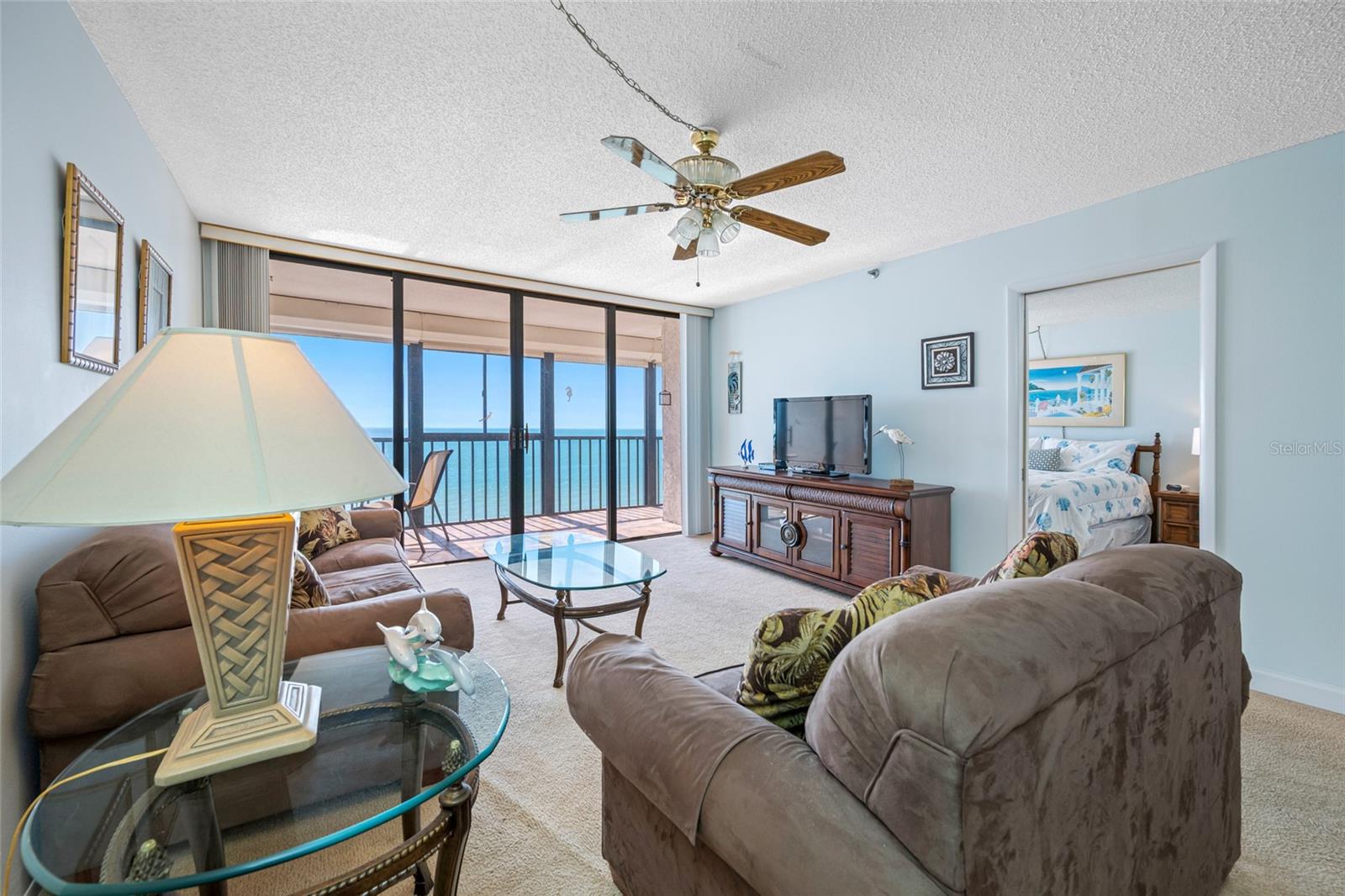 Listing photo id 17 for 15462 Gulf Boulevard 603