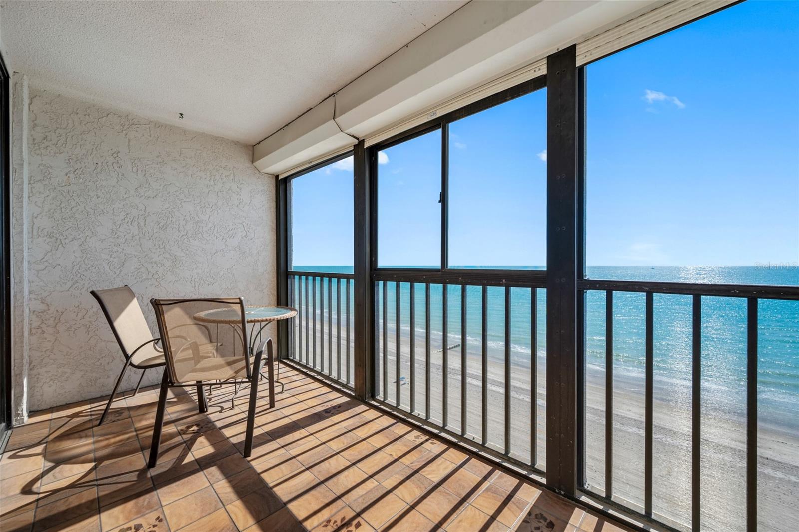 Listing photo id 20 for 15462 Gulf Boulevard 603