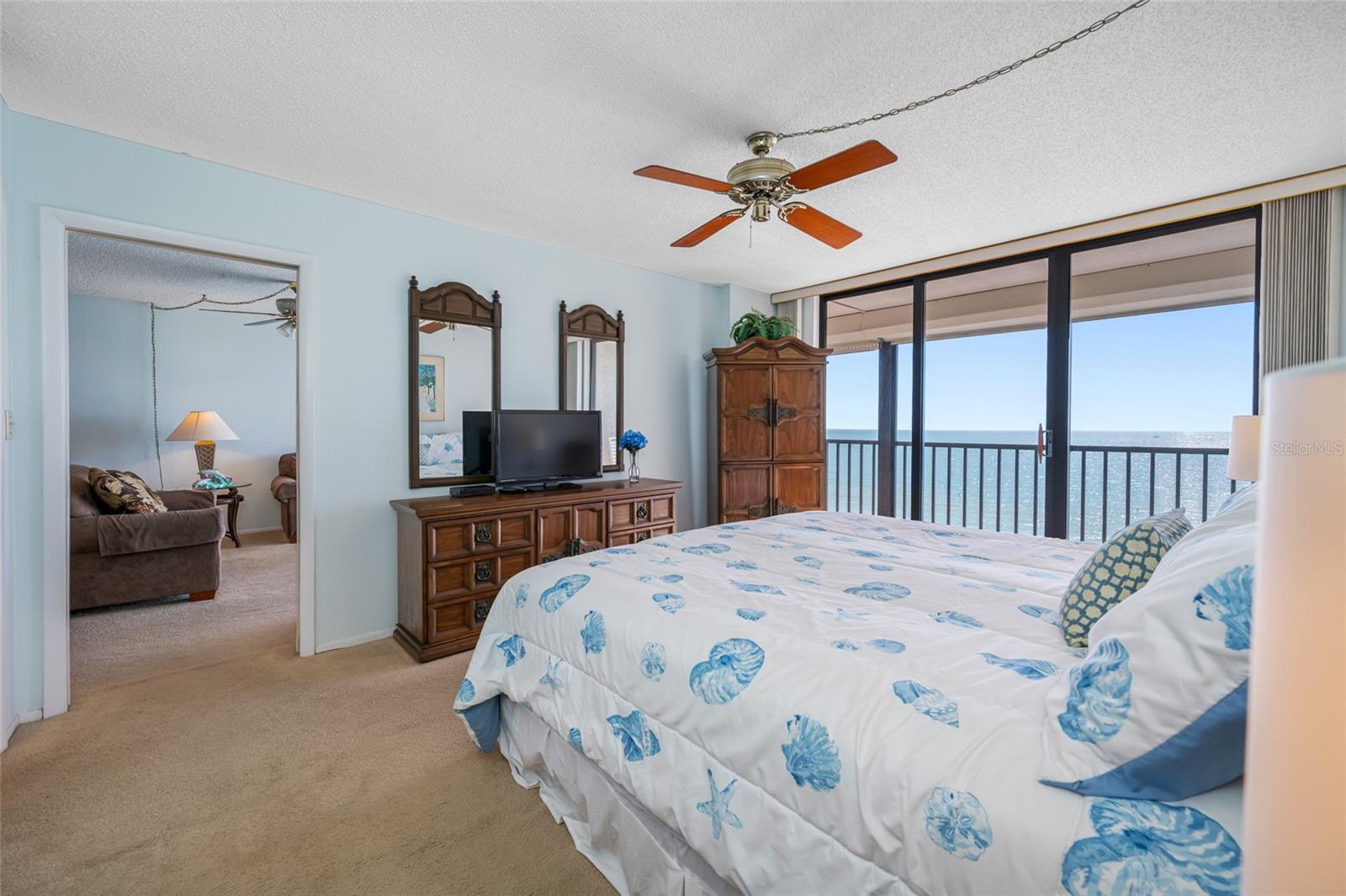 Listing photo id 26 for 15462 Gulf Boulevard 603