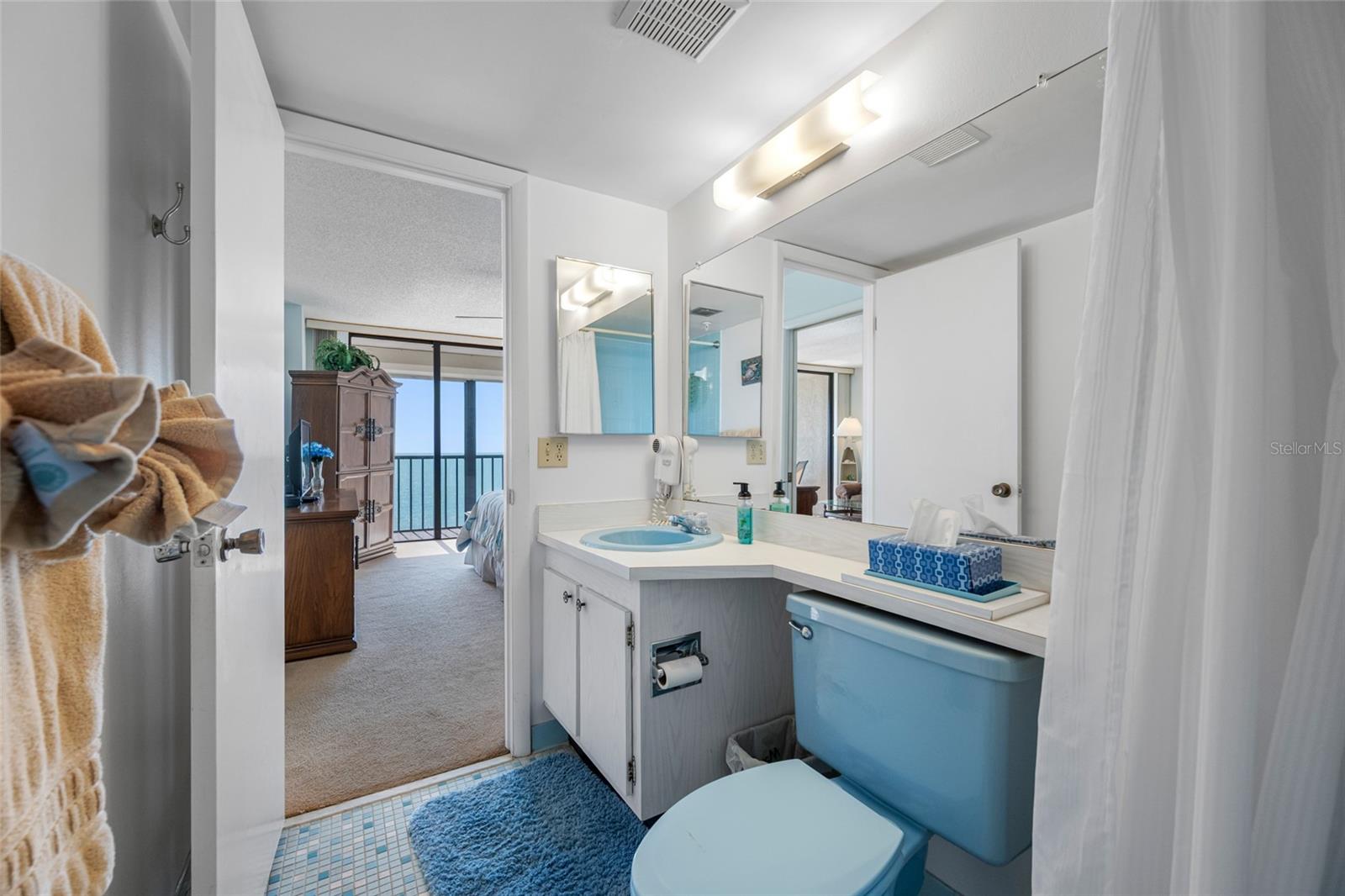 Listing photo id 30 for 15462 Gulf Boulevard 603