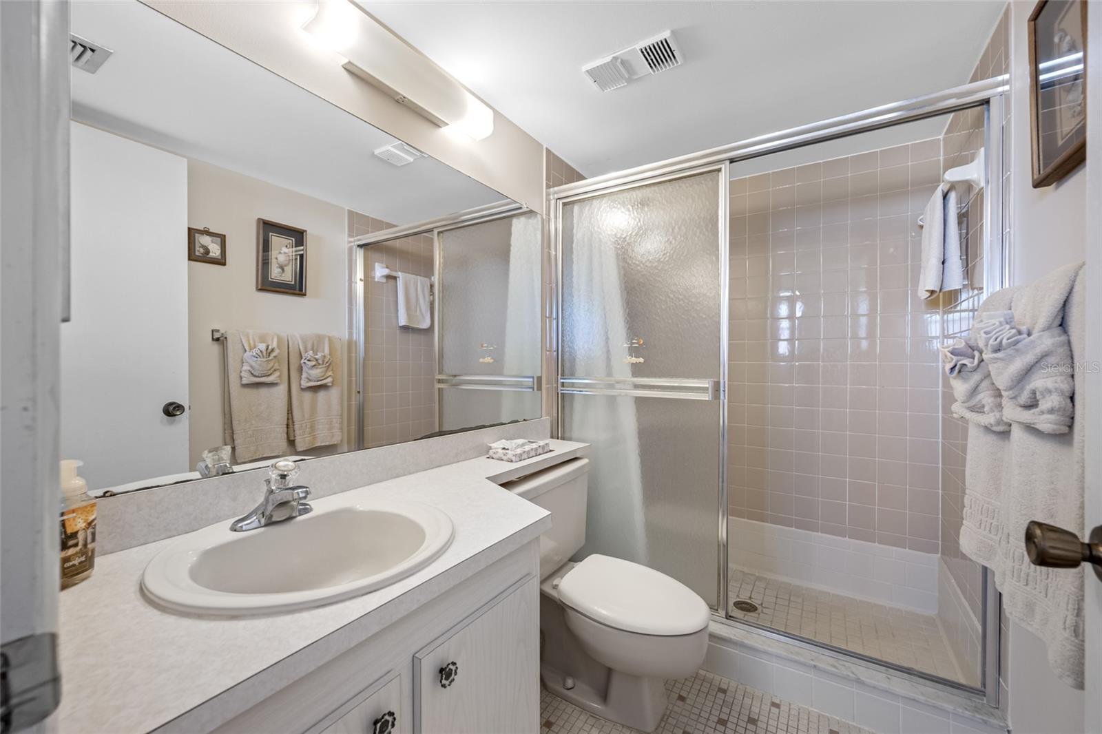 Listing photo id 35 for 15462 Gulf Boulevard 603