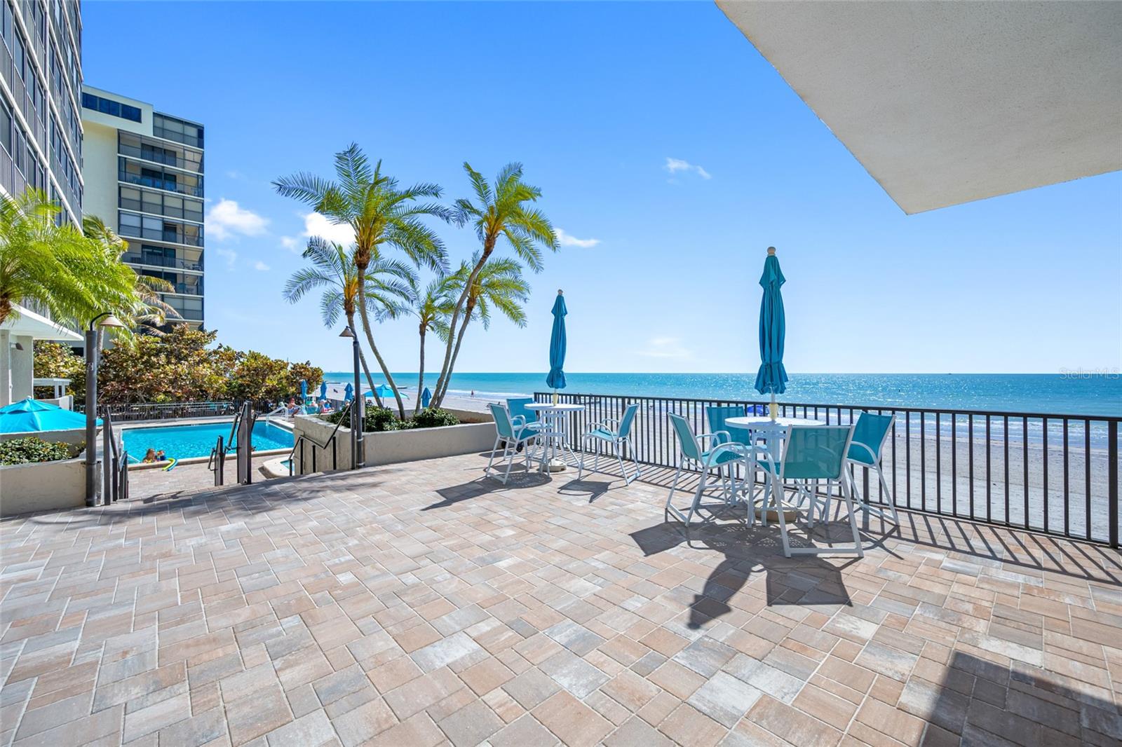 Listing photo id 2 for 15462 Gulf Boulevard 603