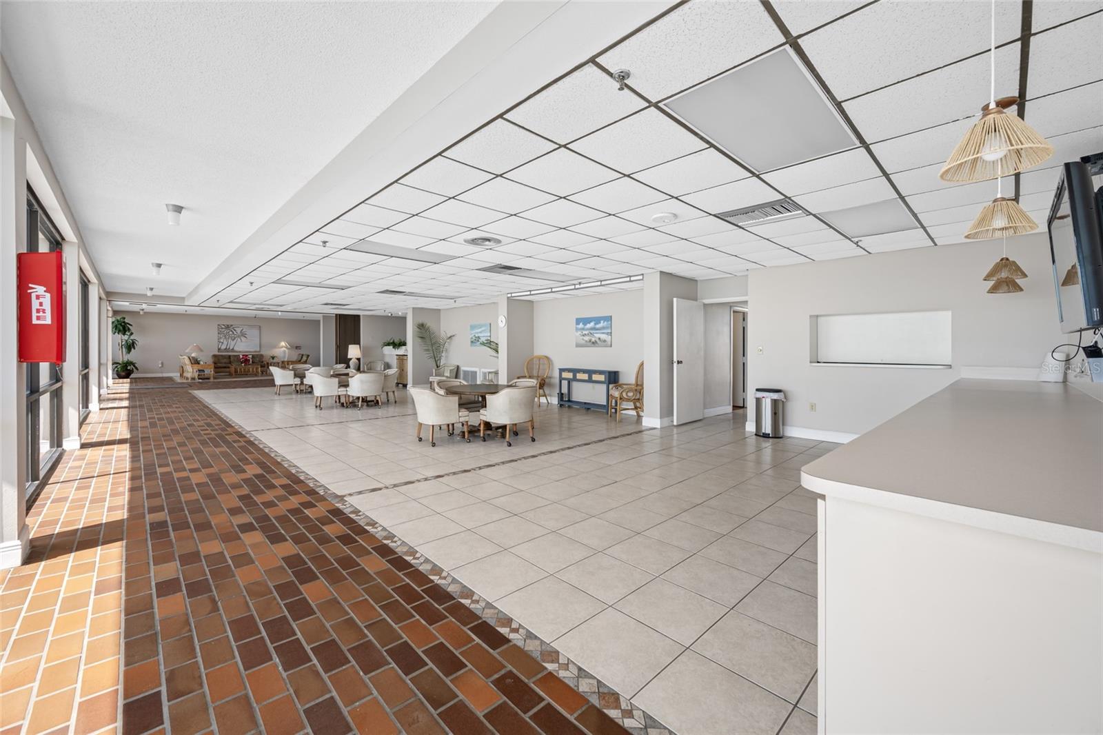 Listing photo id 40 for 15462 Gulf Boulevard 603