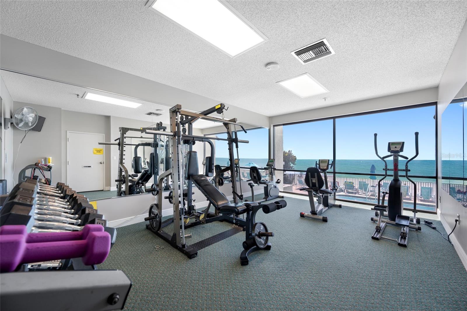 Listing photo id 41 for 15462 Gulf Boulevard 603