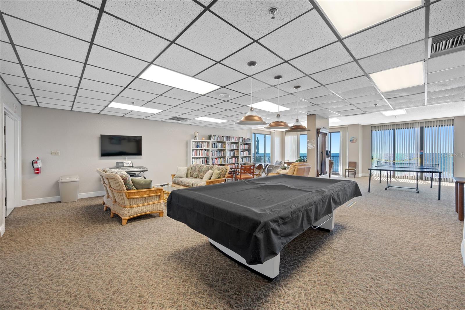 Listing photo id 42 for 15462 Gulf Boulevard 603