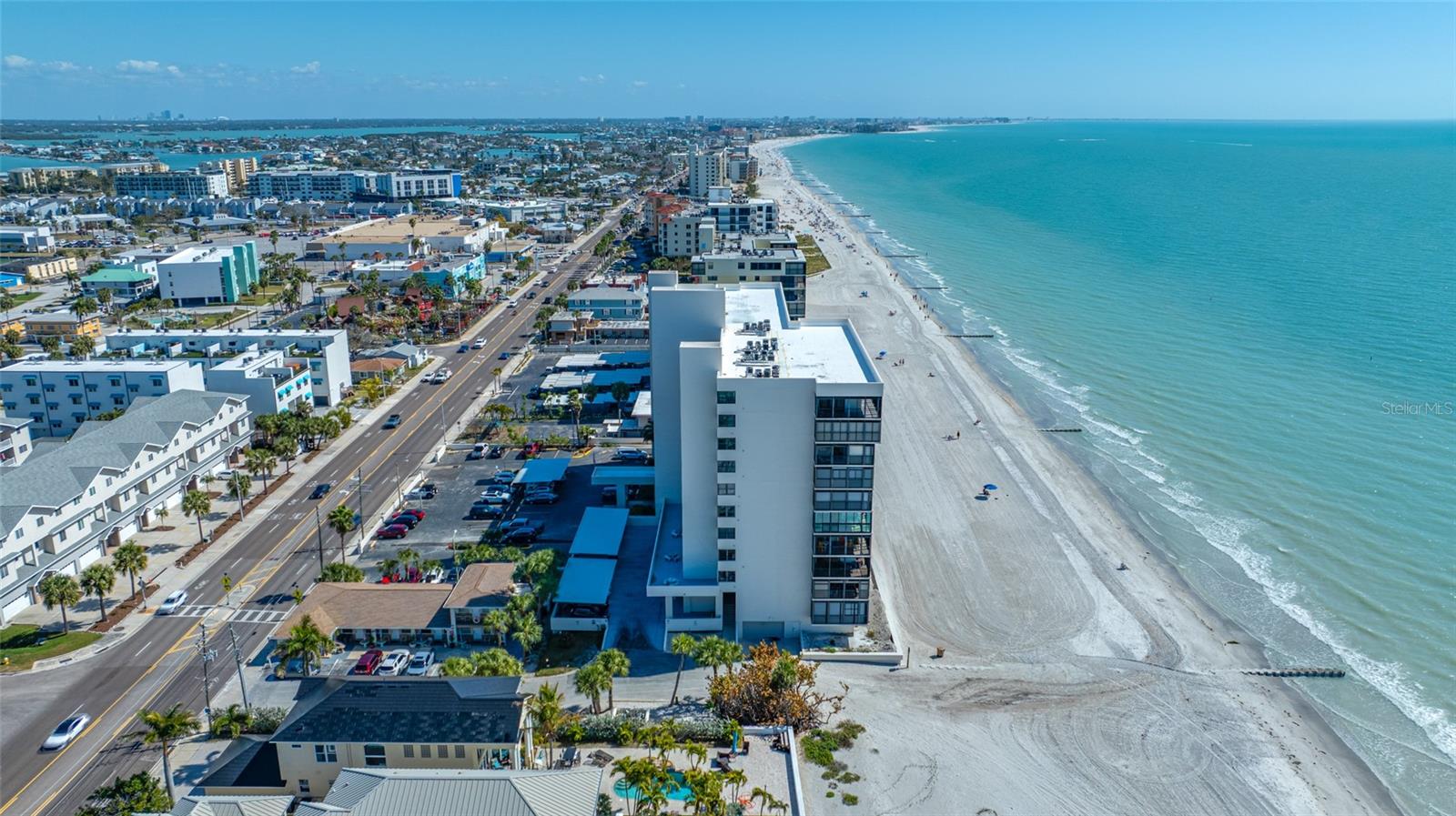 Listing photo id 45 for 15462 Gulf Boulevard 603