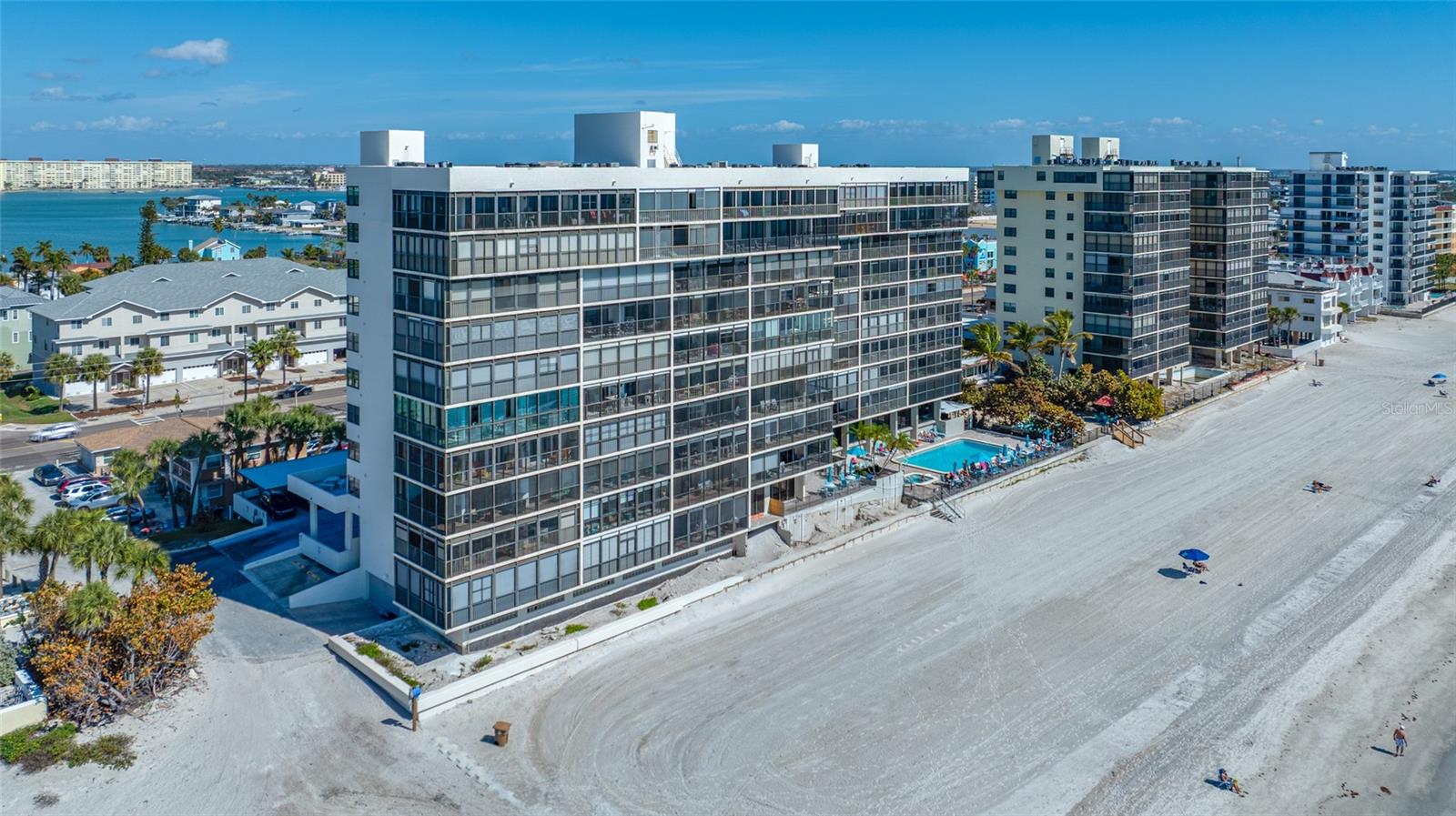 Listing photo id 4 for 15462 Gulf Boulevard 603