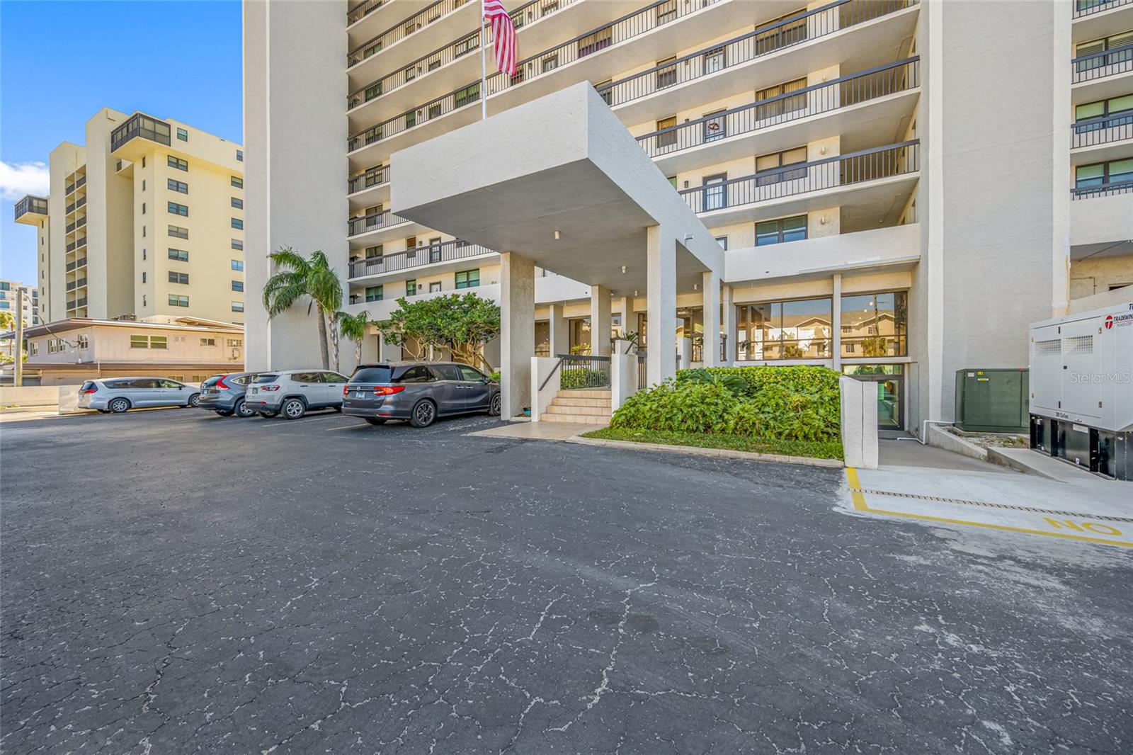 Listing photo id 5 for 15462 Gulf Boulevard 603