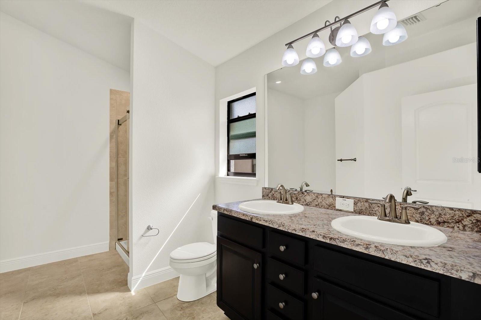 Image 16 of 39 For 4733 Royal Birkdale Way