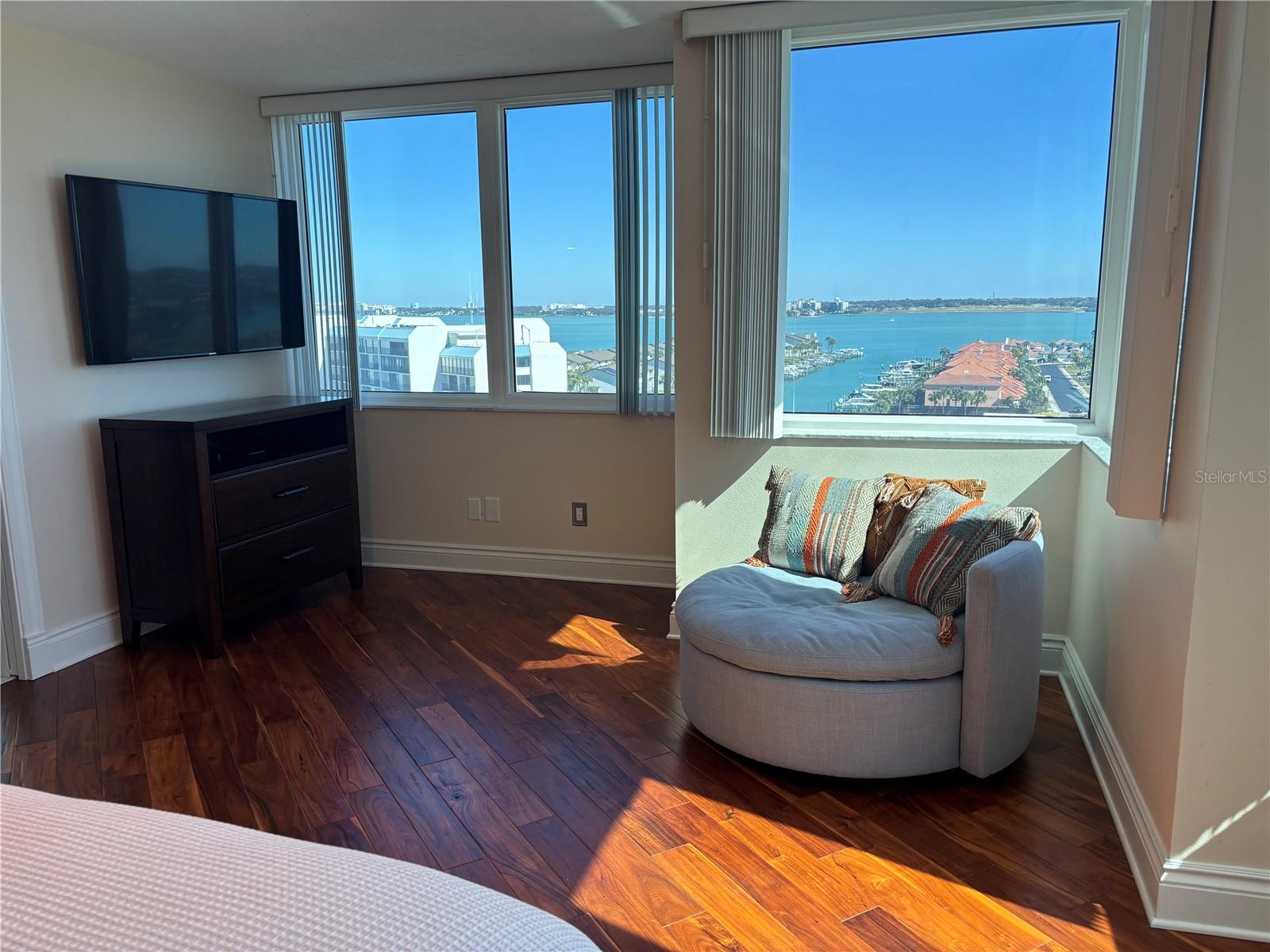 Image 16 of 45 For 1600 Gulf Boulevard 1016