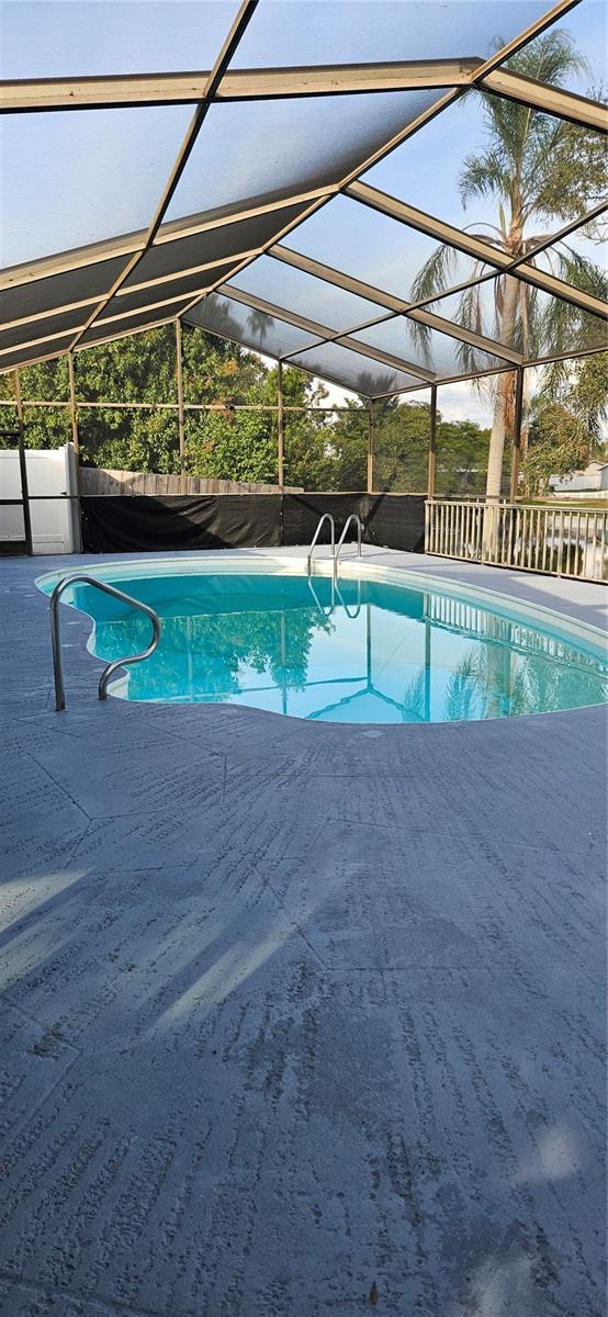 Listing photo id 2 for 2075 Keene Road