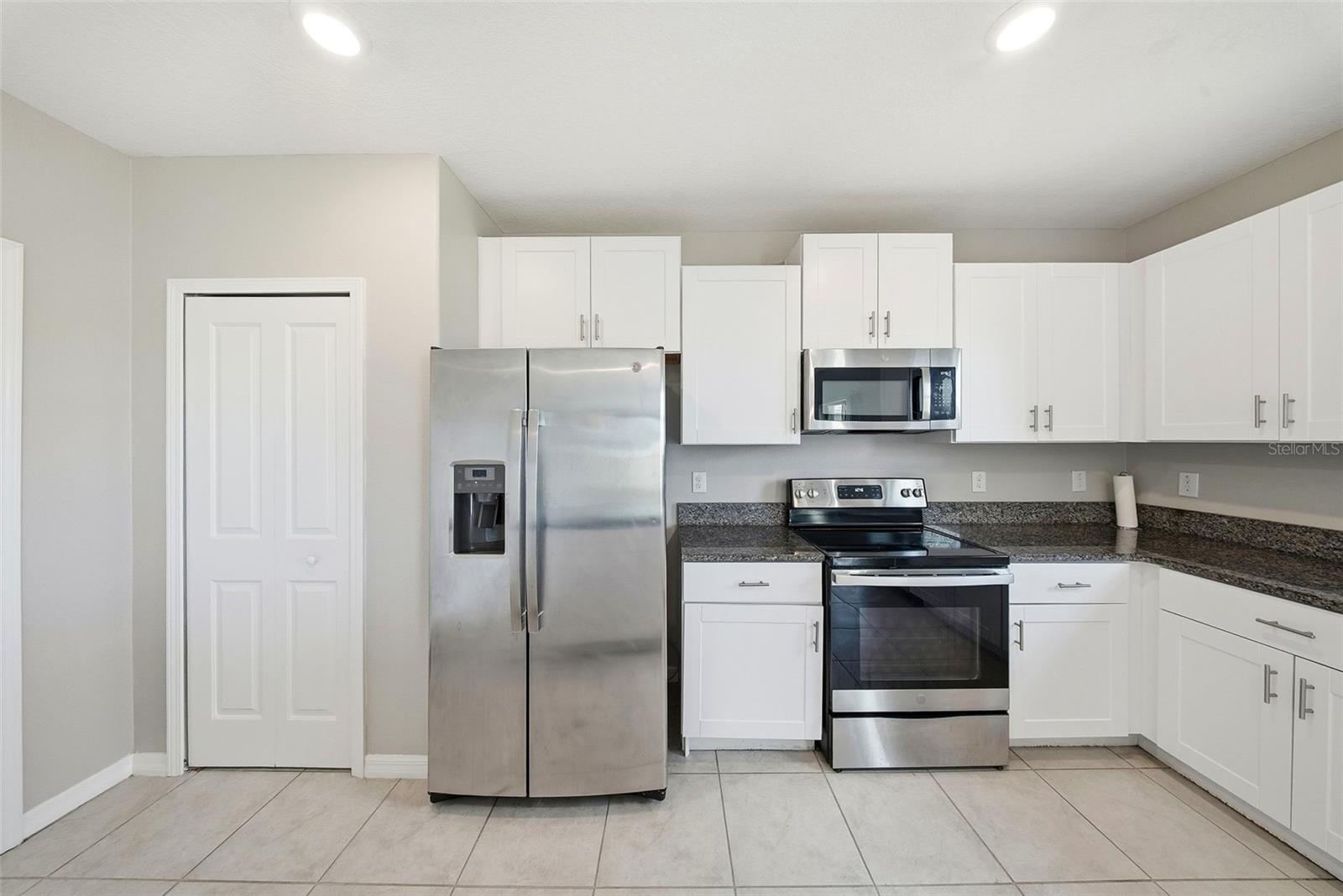 Image 10 of 45 For 15617 Charr Island Street