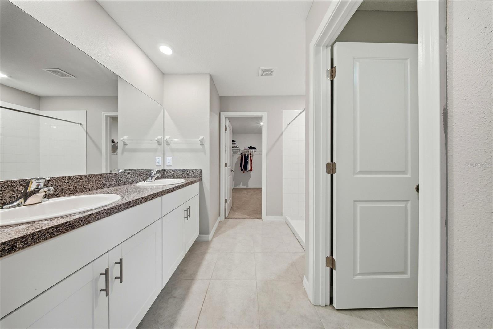 Image 20 of 45 For 15617 Charr Island Street