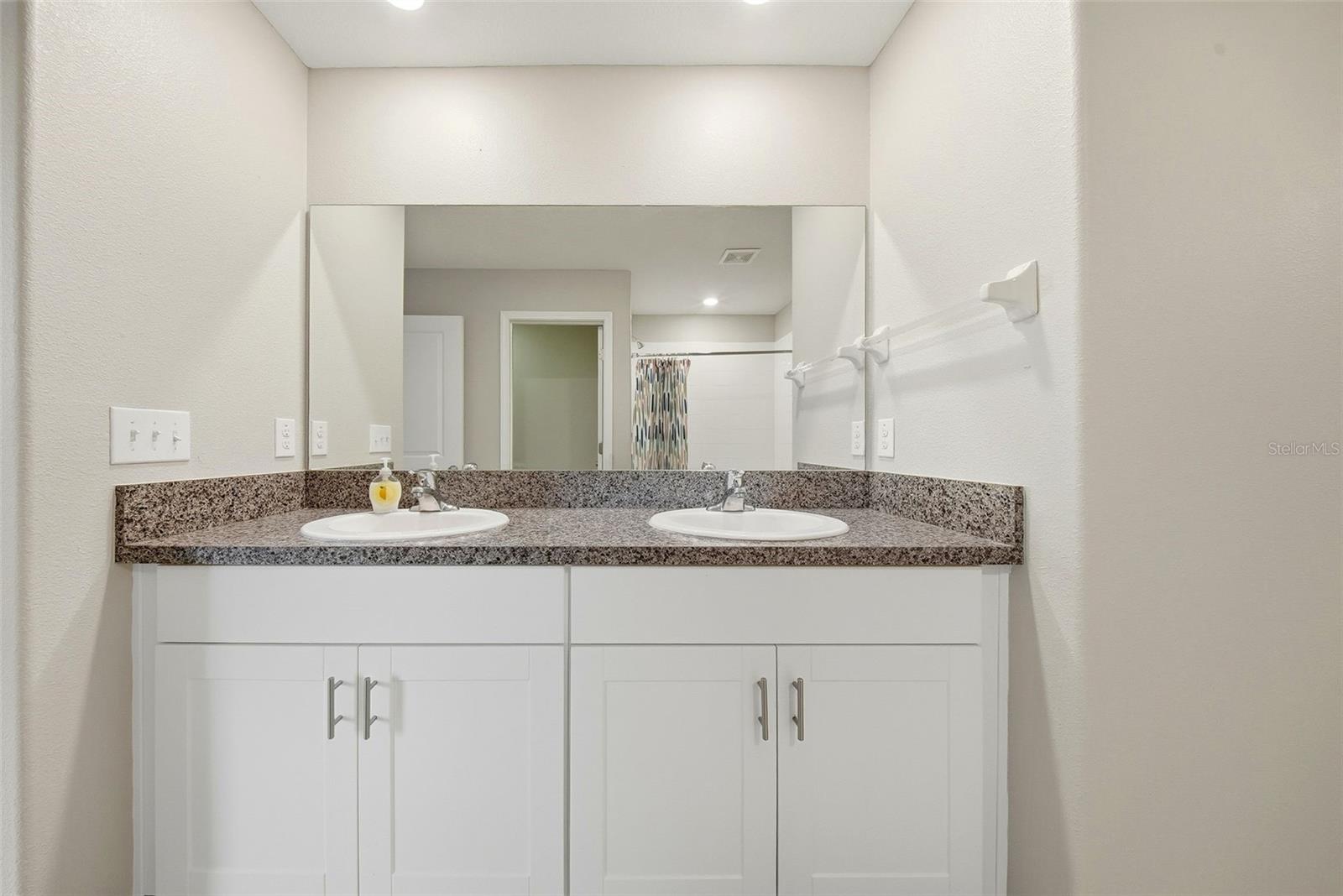 Image 21 of 45 For 15617 Charr Island Street