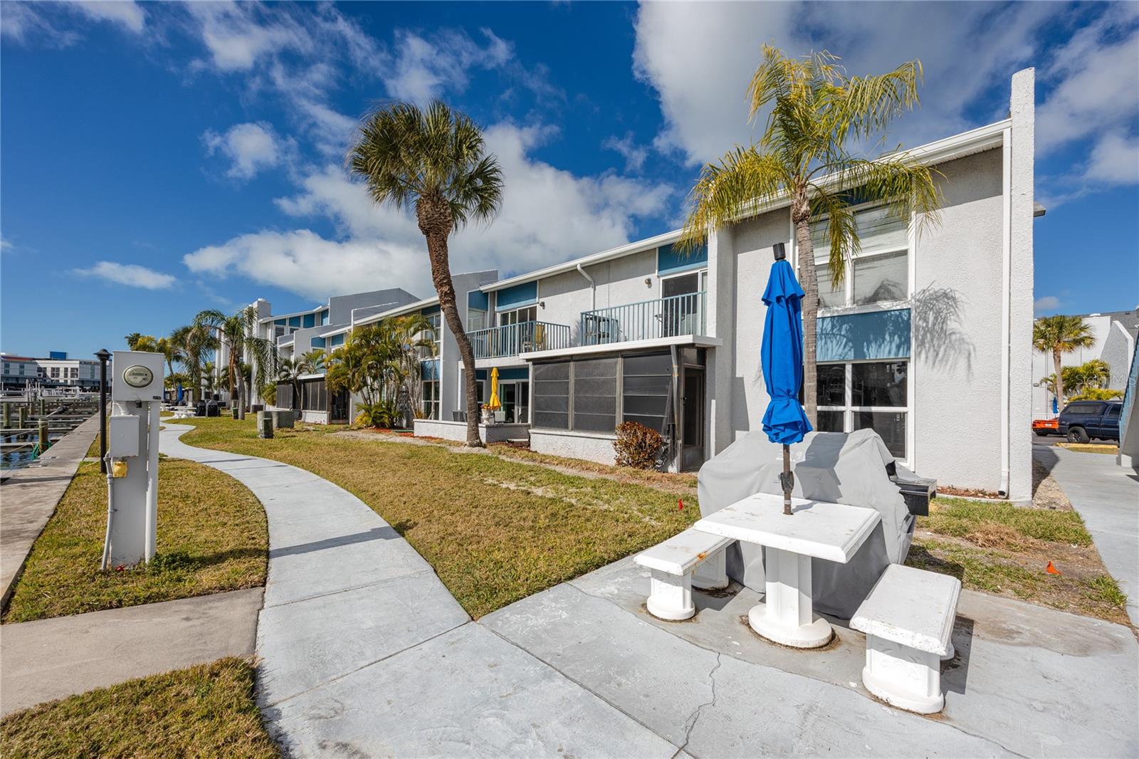 Image 32 of 47 For 329 Medallion Boulevard B