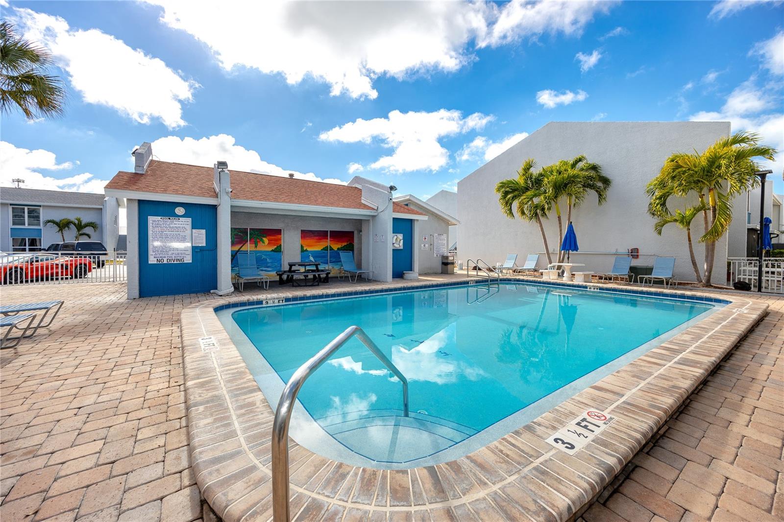 Image 33 of 47 For 329 Medallion Boulevard B