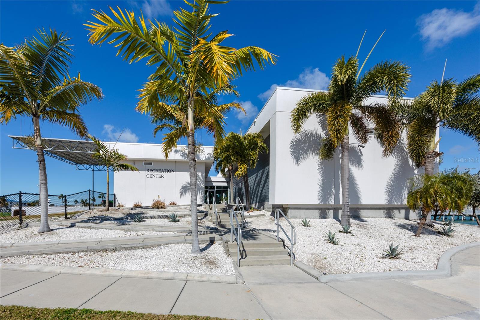 Image 36 of 47 For 329 Medallion Boulevard B