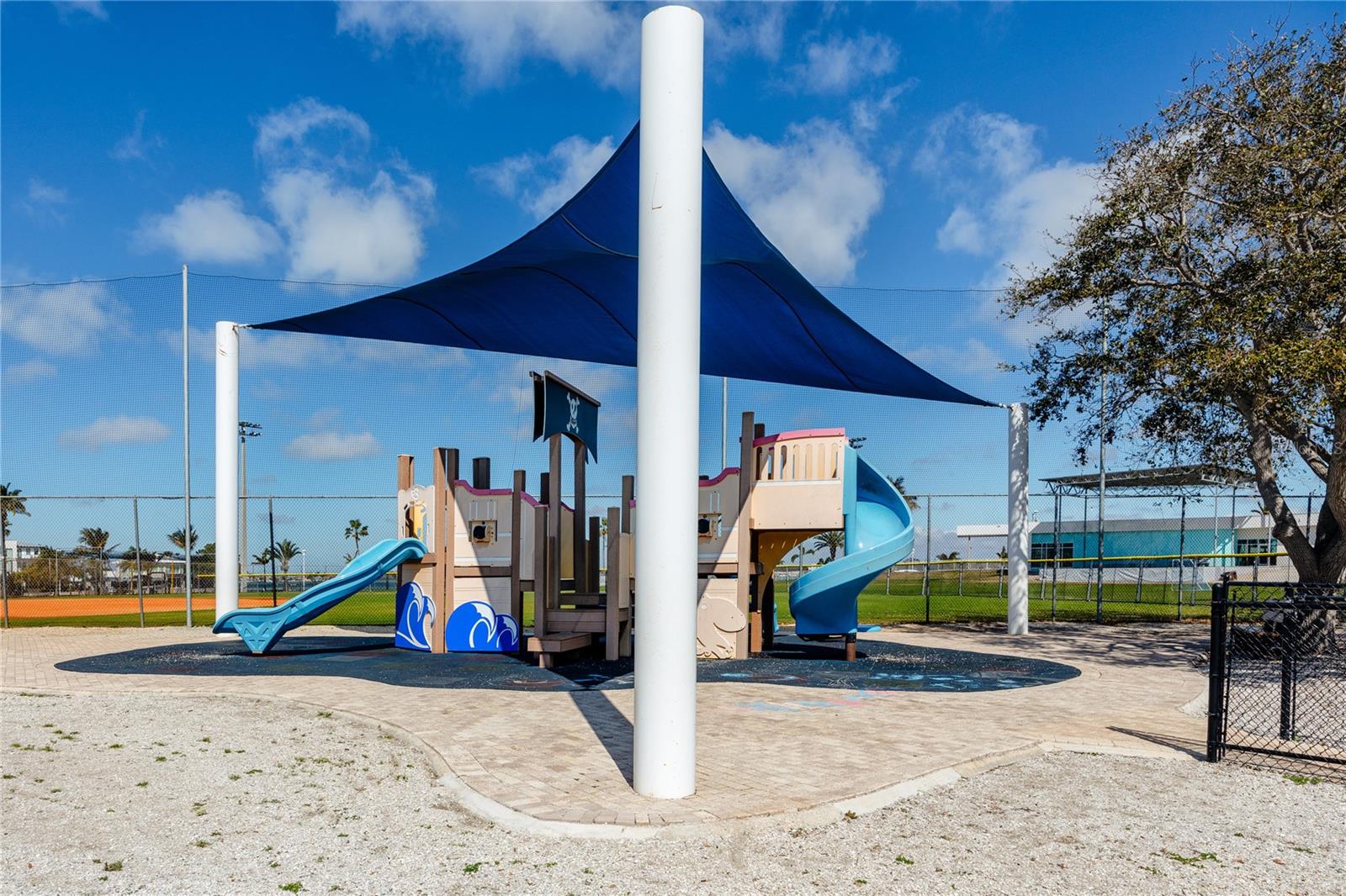 Image 39 of 47 For 329 Medallion Boulevard B