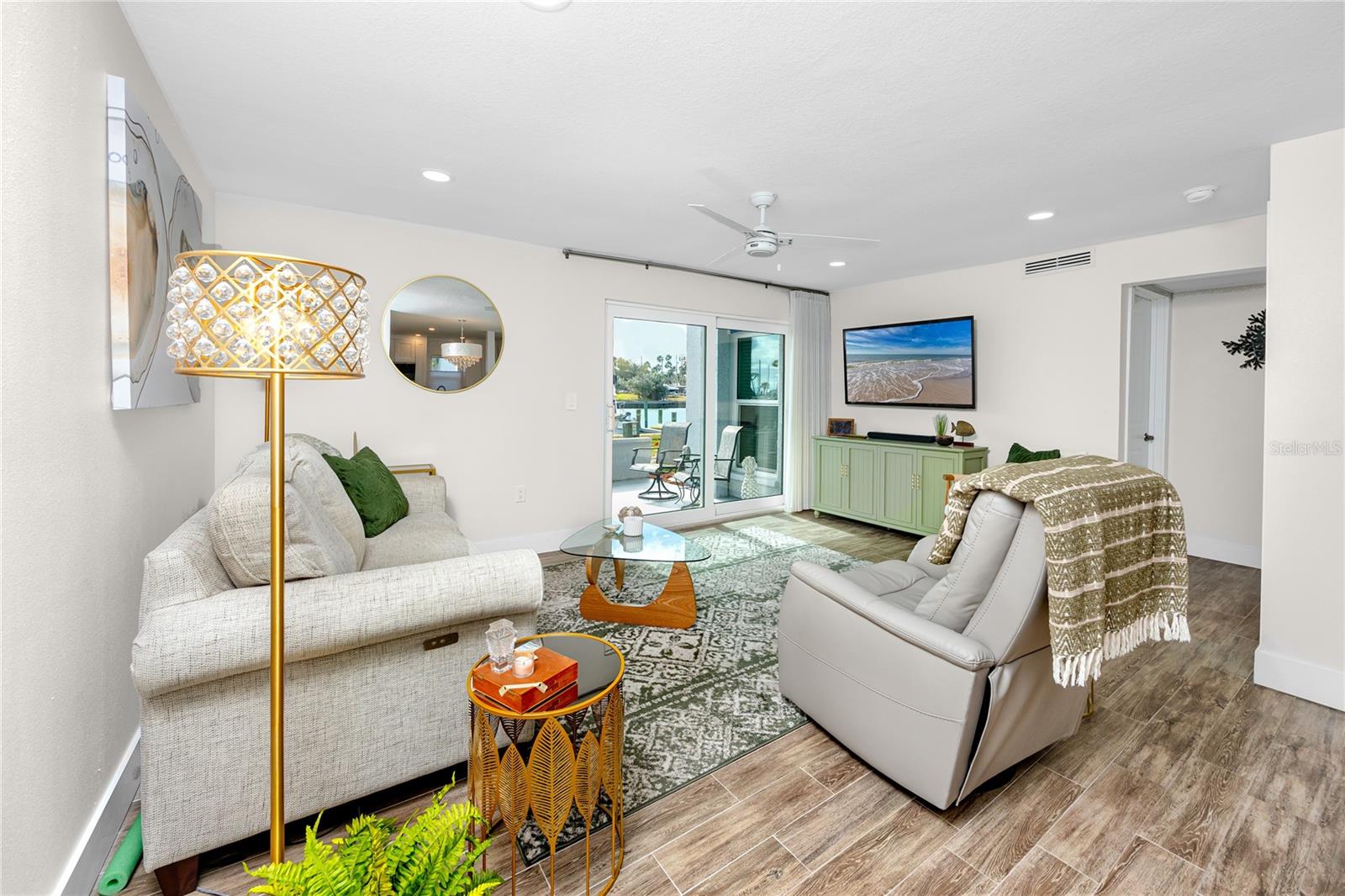 Image 7 of 47 For 329 Medallion Boulevard B