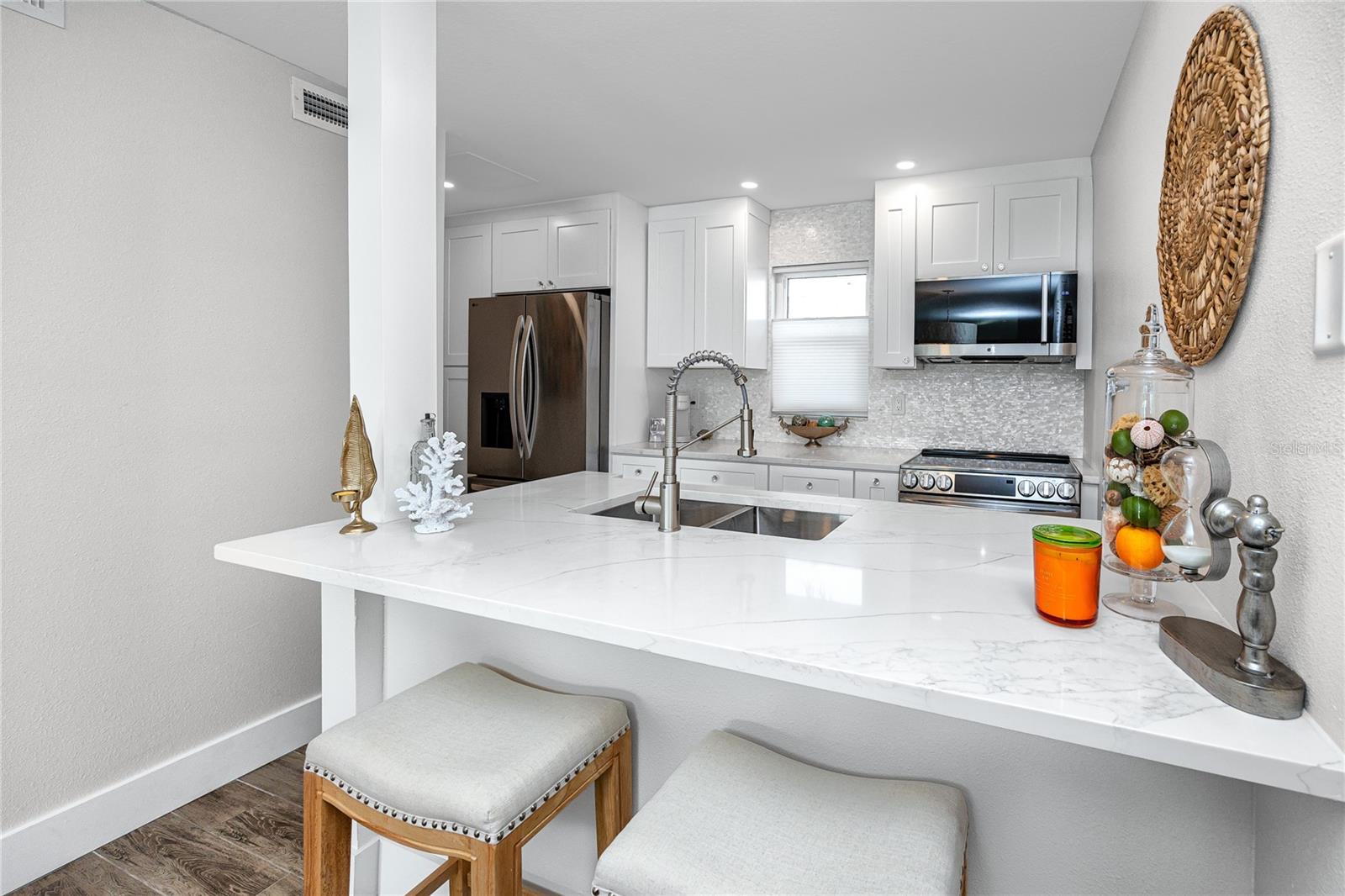 Image 9 of 47 For 329 Medallion Boulevard B