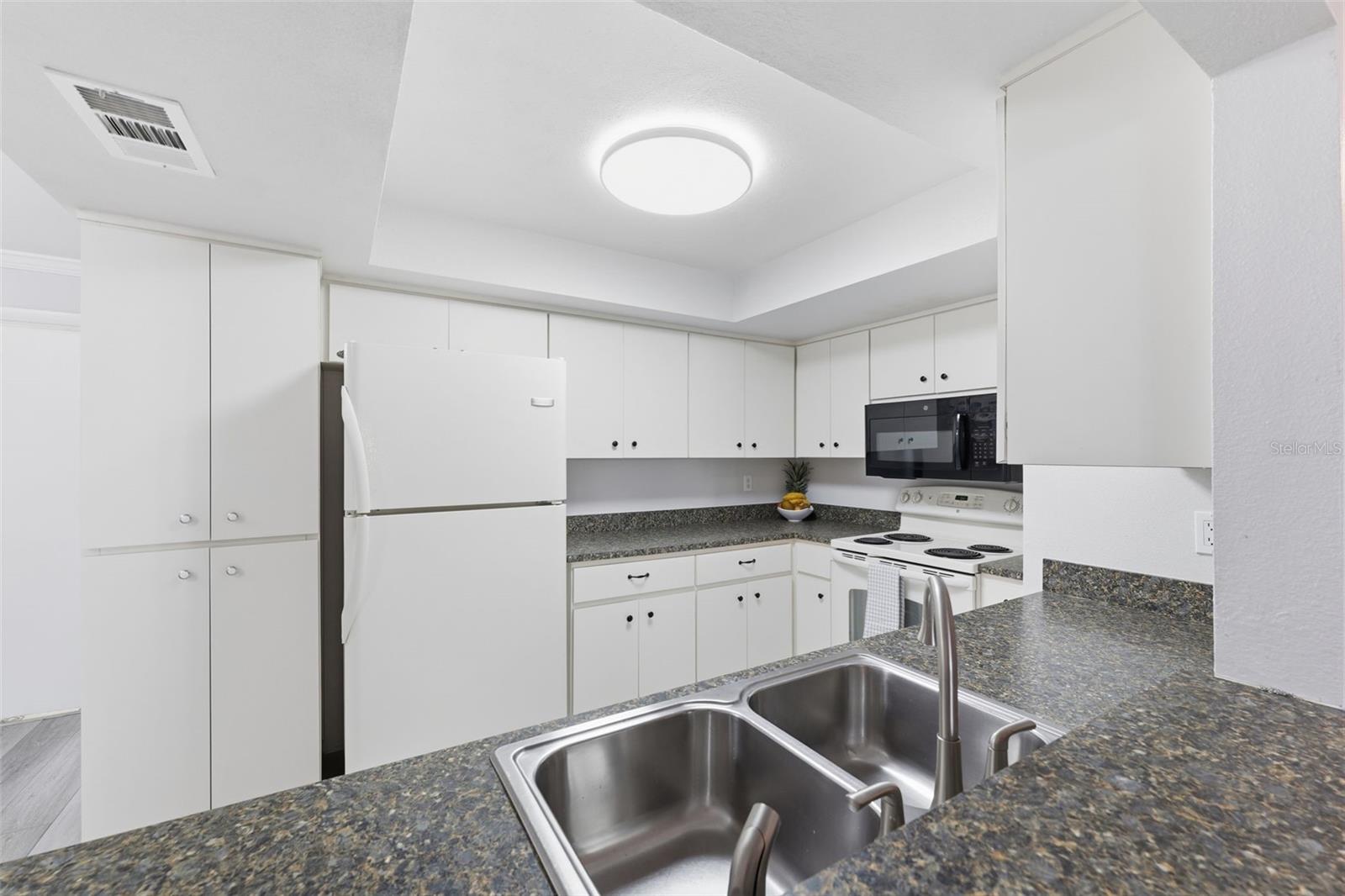 Image 12 of 39 For 9204 Golf View Drive