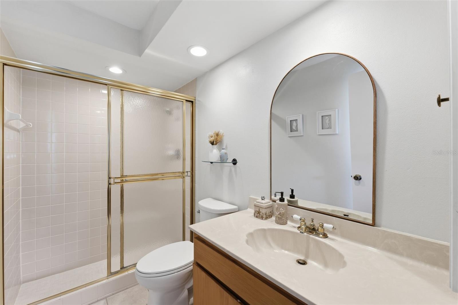 Image 15 of 39 For 9204 Golf View Drive