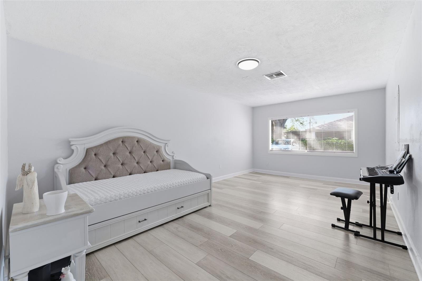 Image 21 of 39 For 9204 Golf View Drive