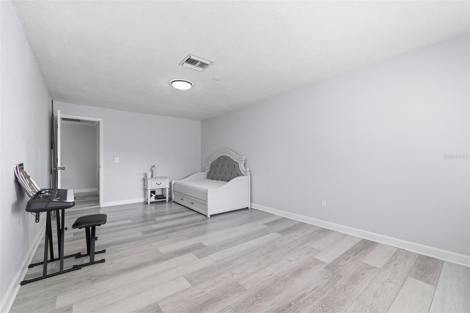 Image 22 of 39 For 9204 Golf View Drive