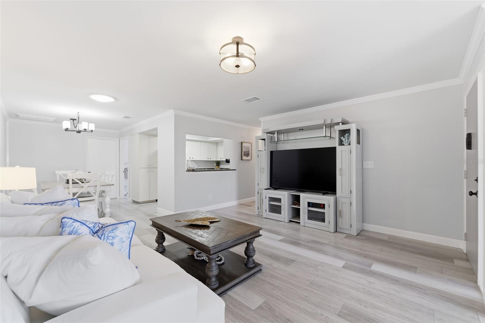 Image 5 of 39 For 9204 Golf View Drive