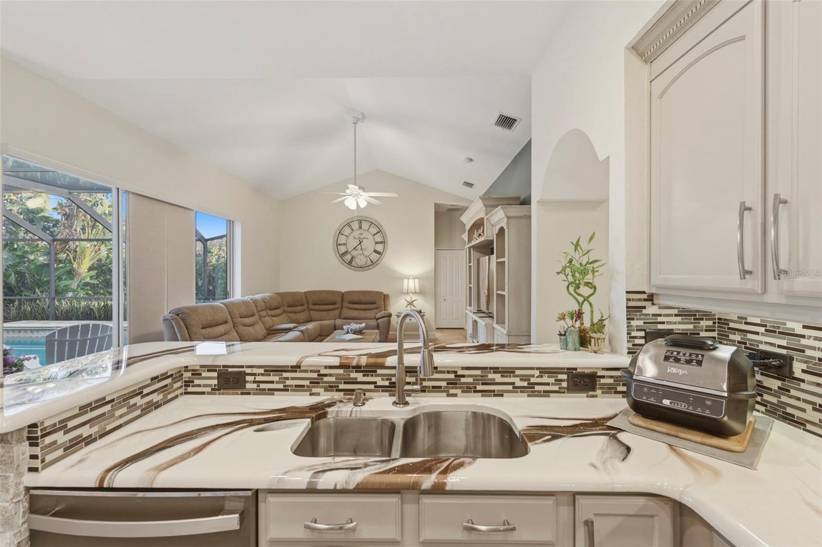 Image 14 of 29 For 10648 Gooseberry Court