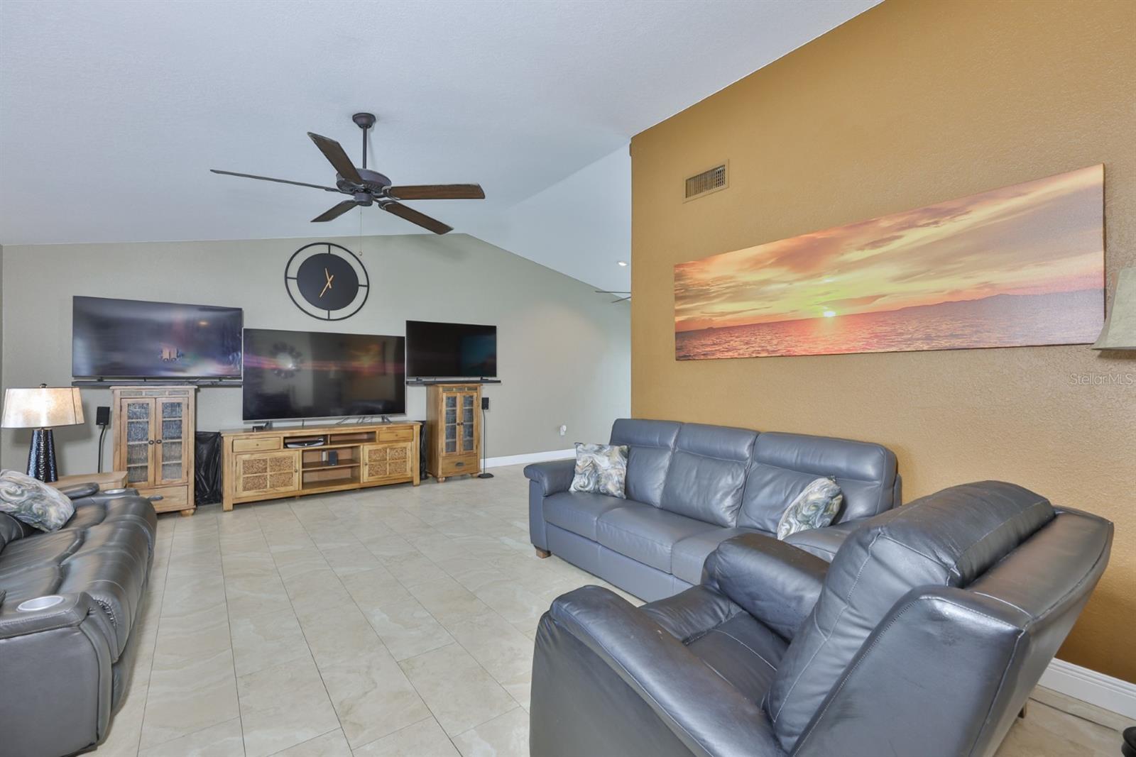 Image 4 of 56 For 9275 133rd Street