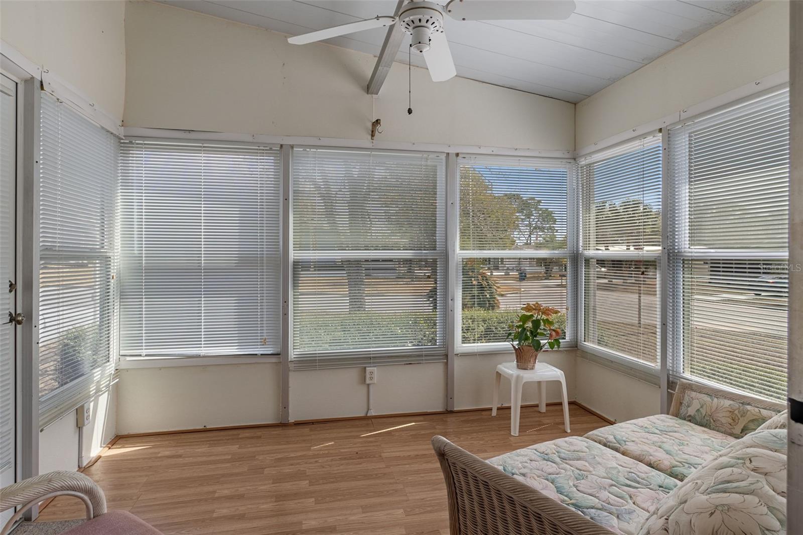 Listing photo id 0 for 7509 Mission Street