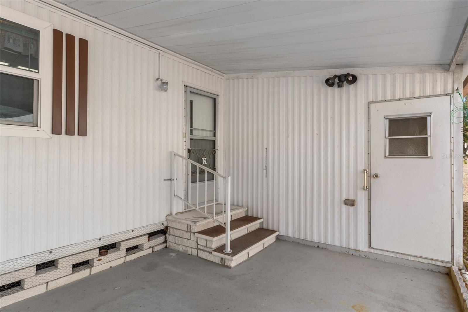 Listing photo id 24 for 7509 Mission Street