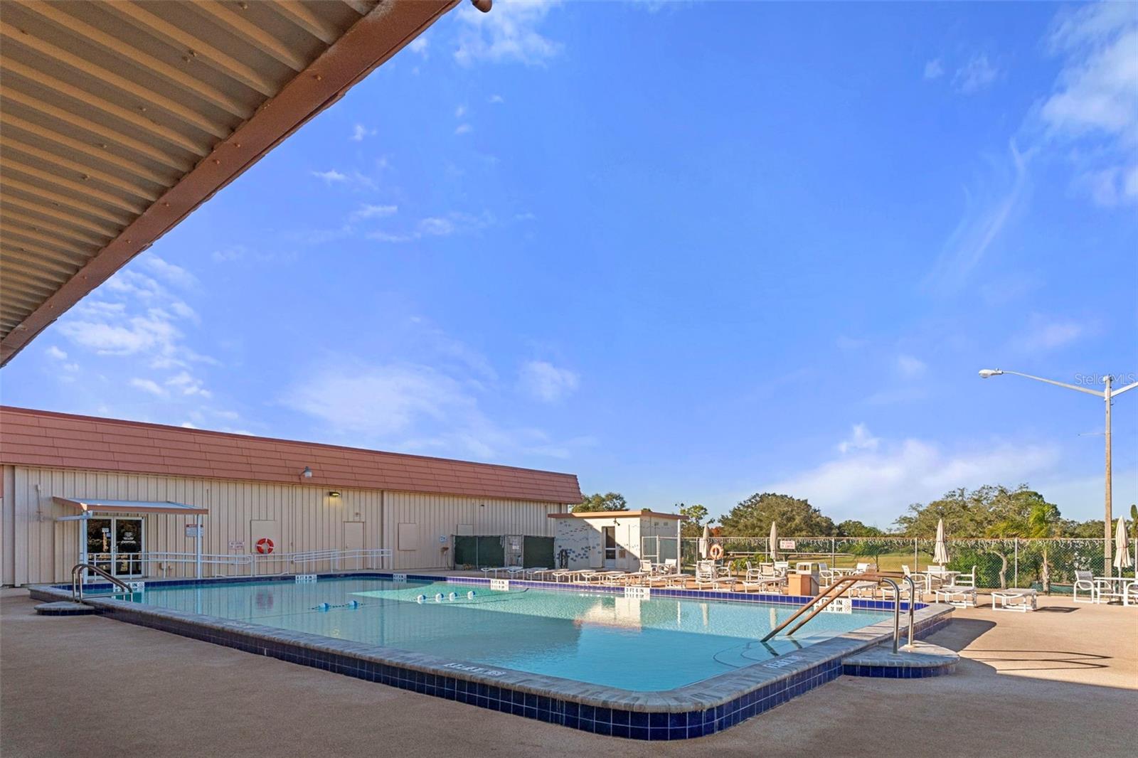 Listing photo id 38 for 7509 Mission Street