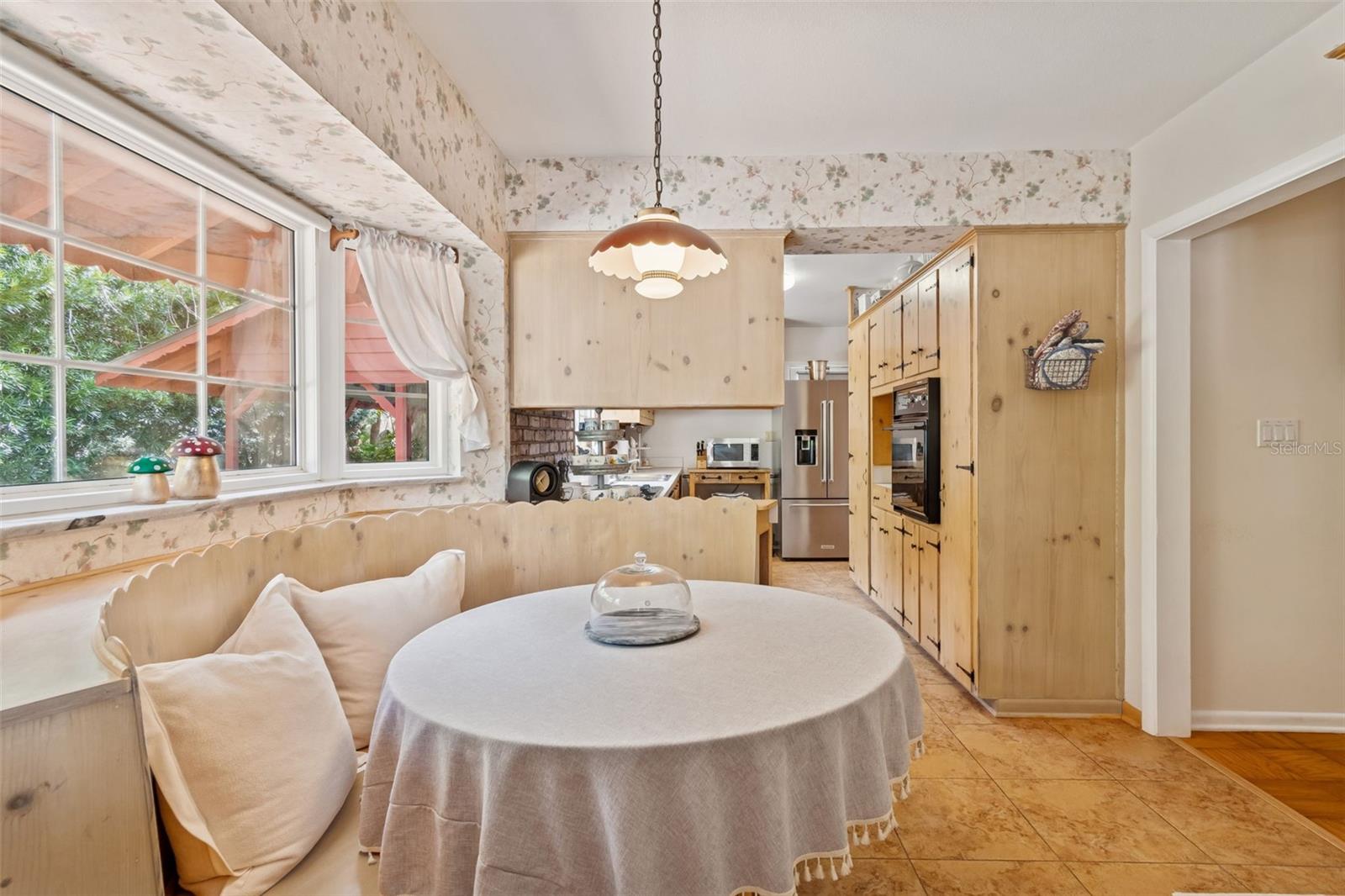 Image 25 of 64 For 65 Inness Drive