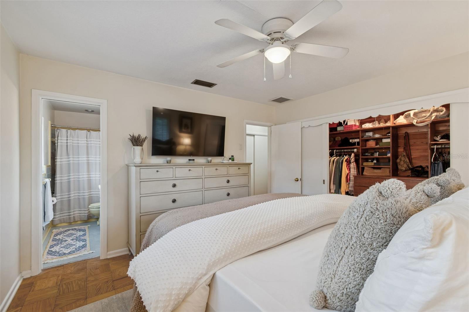 Image 29 of 64 For 65 Inness Drive