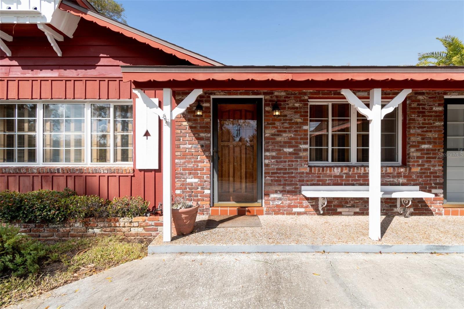 Image 4 of 64 For 65 Inness Drive