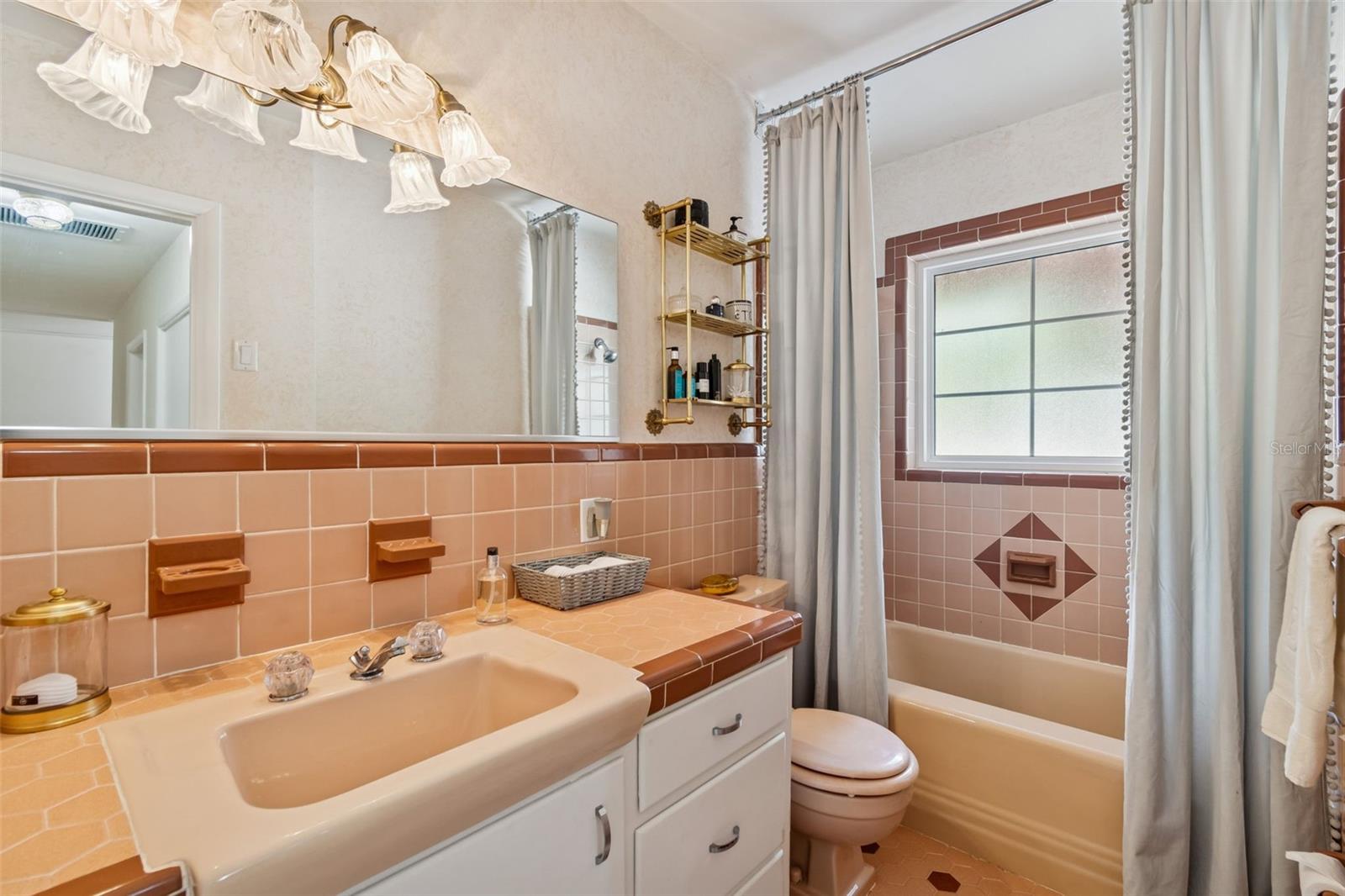 Image 41 of 64 For 65 Inness Drive