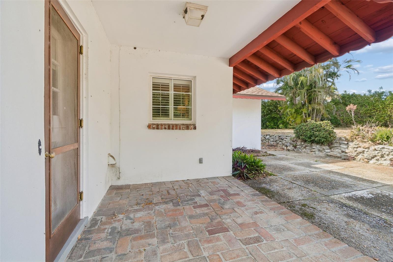 Image 52 of 64 For 65 Inness Drive